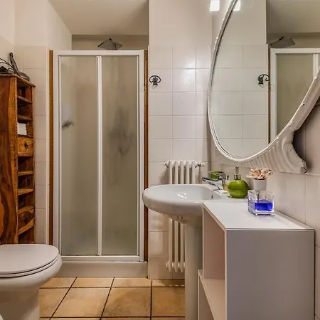 Apartmán Typical Home-orio3min-private Garden-train Station 6min